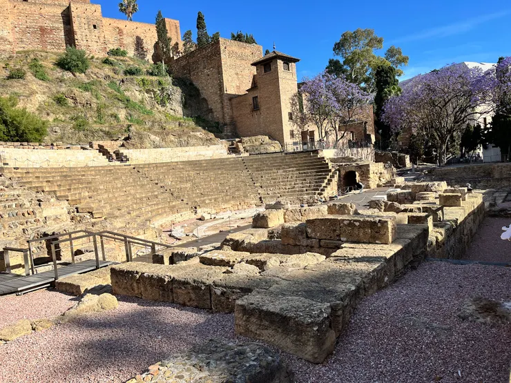 羅馬劇場的看台是階梯式