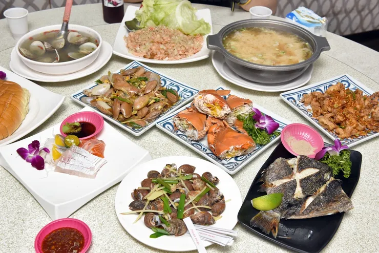 滿桌佳餚就是鮮(圖片截圖於網路)