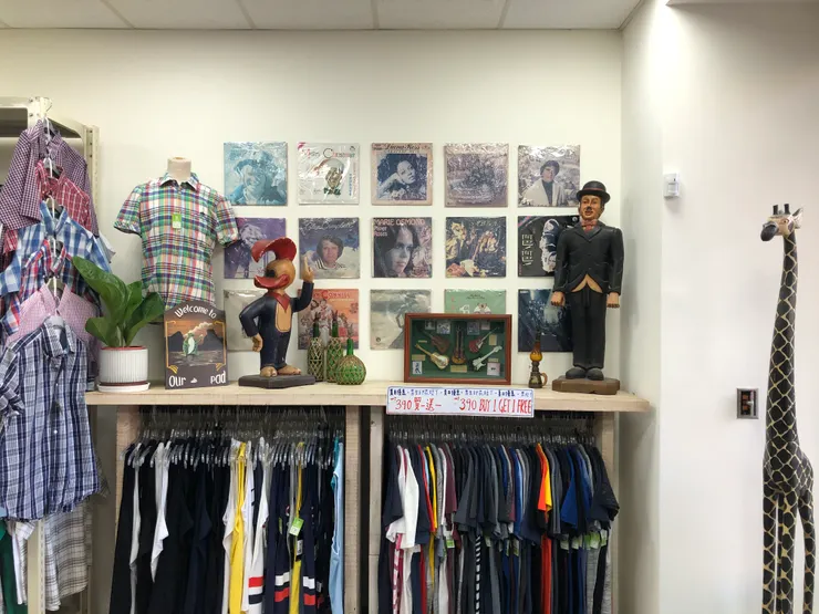 陳設後的進門牆面