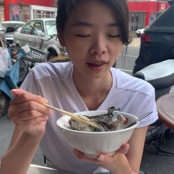 像是嫩嫩的雞肉 但是青蛙形狀的
