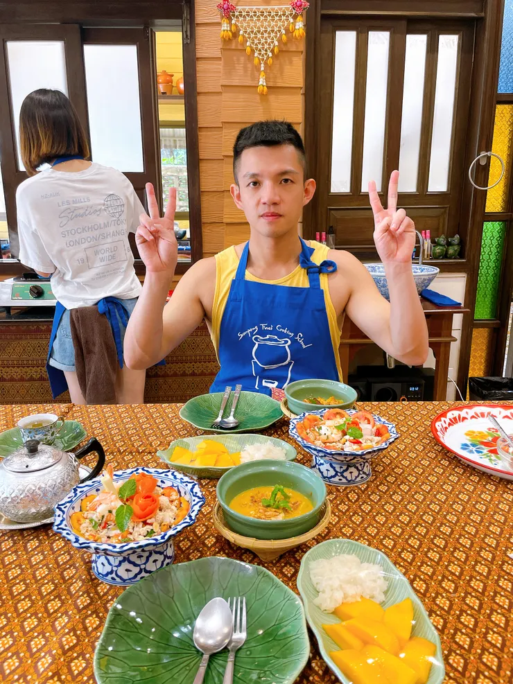 除了基本的泰國菜之外，還有學習番茄雕花等(詳細課程在Klook報名時會有，每天不同)