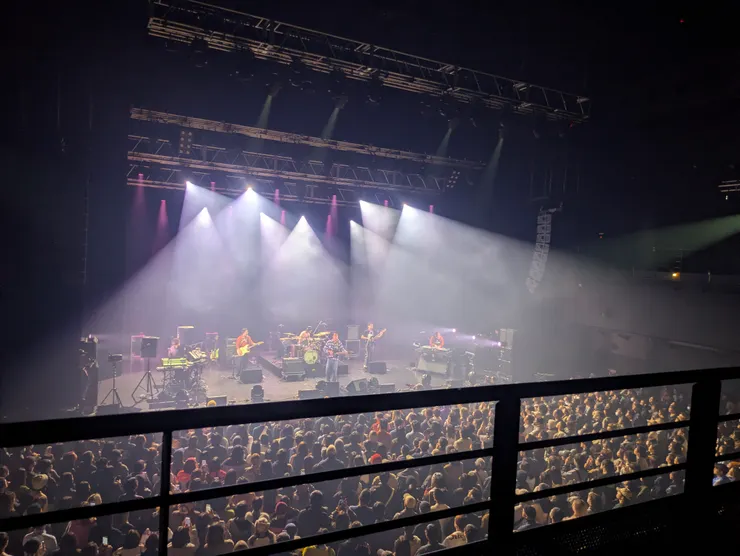 煙霧瀰漫是zepp特色，但是聲光效果都一流