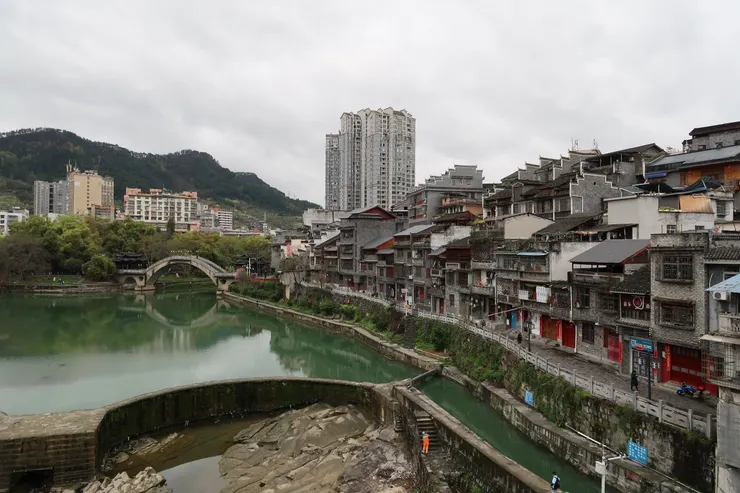 吉首市,我就是隨便在江邊拍的。