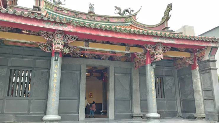 行天宮右門