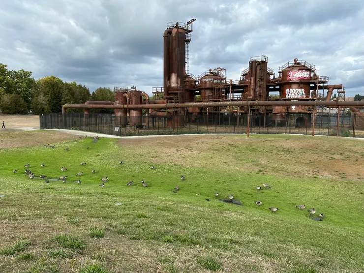 媒氣廠公園是全世界第一座以資源回收方式將廢棄的工廠改建成唯一做受歡迎的公園。（圖 by Vina)