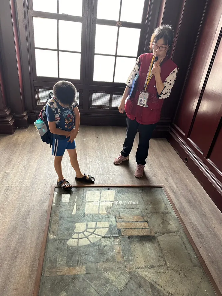 建築工法令人讚嘆,「中山廳」地板上沒有使用任何釘子。