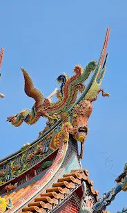 屋脊上交趾陶工藝精湛（圖片截圖於網路）