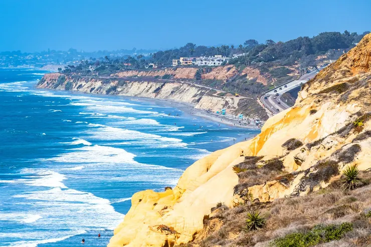 Torrey Pines State Natural Reserve 結合海岸線與健行步道，是聖地牙哥少數保留原生自然景觀的地方。