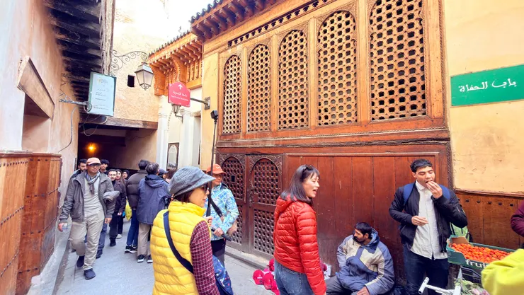 好想買，但要跟上隊伍不能停。