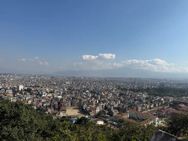 望向山谷中的加德滿都。