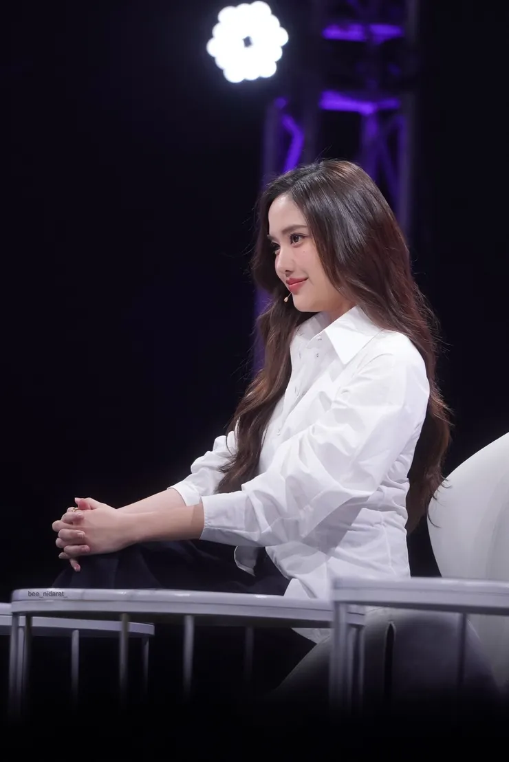 Rebecca 眼中的Sarocha 示意圖😍