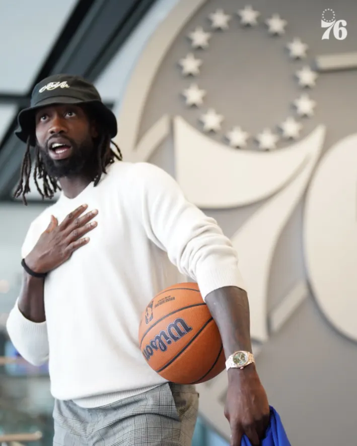 貝弗利：我懂，去內線搶籃板。