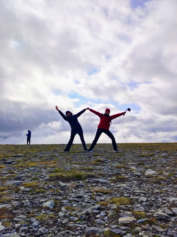 該穿紅色還是黑色？！挪威北角Nordkapp。