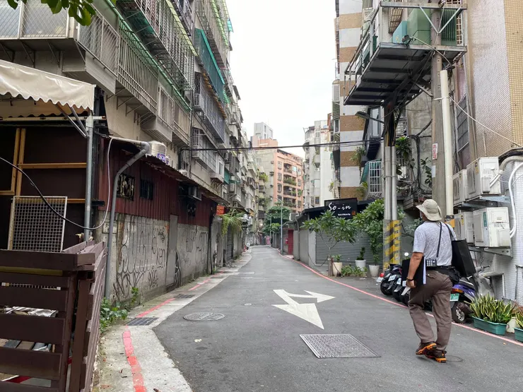 復興南路一段79巷，忽寬忽窄的巷子