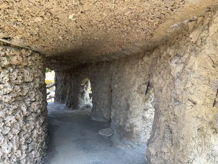 馬上不去，就從這個隧道走過去