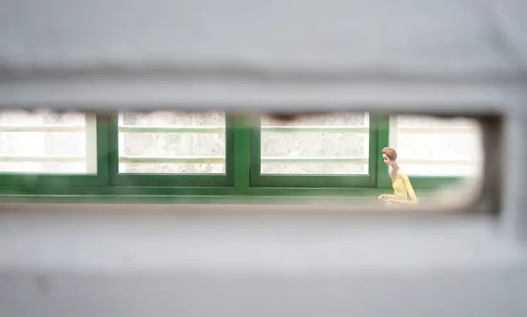 紀釉惟，「安息之所」系列創作，銅、油彩上色，2024