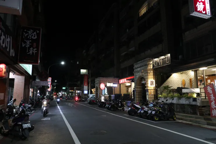 「密特先生」所在的文化中心後方林泉街