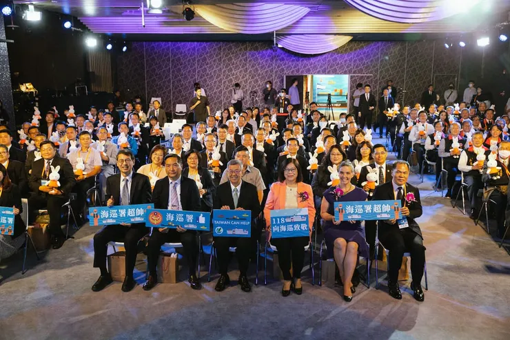 圖說：全球海上互助，Taiwan can help。（圖/海委會）