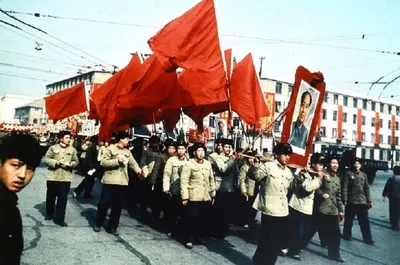 权力比较优势：毛泽东的“文革”与习近平的“反腐”