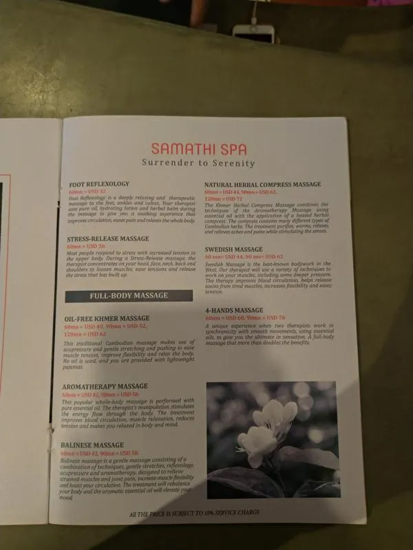  我去的期間是淡季，正好遇到現場有50%off的折扣，這兩頁就是可以折扣的項目