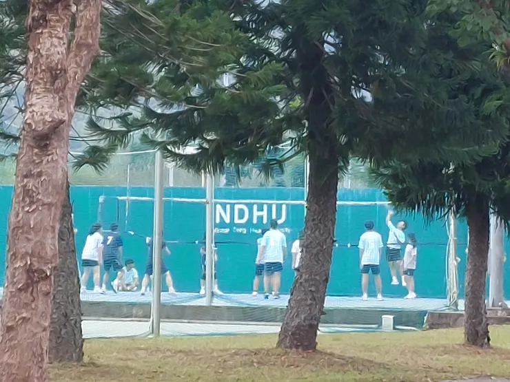 學生打排球 / 資料來源：我自己