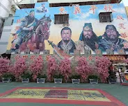 地上劃有淨車平安符（圖片截圖於網路）