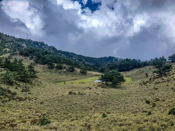 大家都去有水的獵寮營地搭帳，留下清幽的妹池給我們！～～喜歡～～～