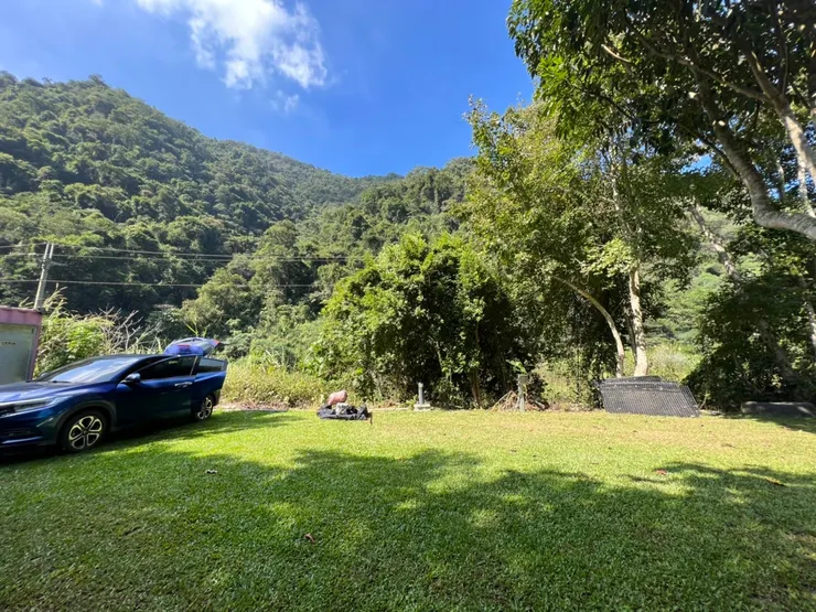 進入營區來到營位開始搭帳