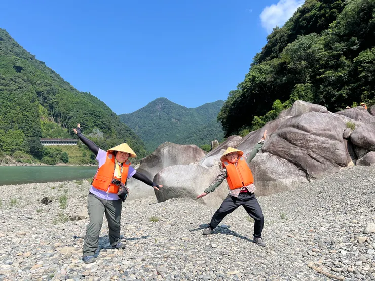 天氣良好搭船途中還有下船去看鬼的遺跡？