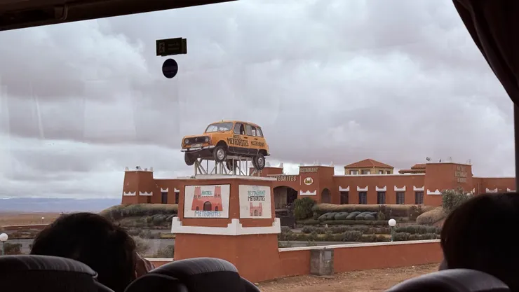 荒郊野外的飯店就是今晚的落腳處