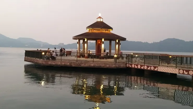 湖邊涼亭/Mingling攝