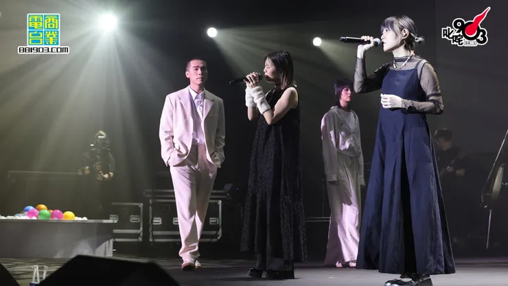 兩位劇場部分的主角梁仲恆、Amy Lo，及今次擔任和音的雷同二友。（圖片來源：881903.com）