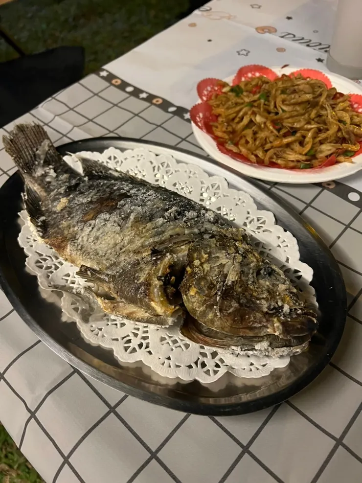 點了魚蝦當晚餐