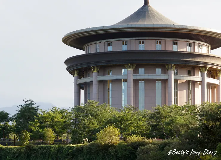 ▲峨眉湖吊橋風景區/圖片來源:Betty's Jump Diary