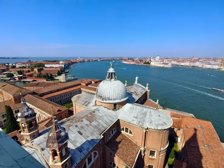 聖喬治馬焦雷教堂鐘樓眺望威尼斯海岸線