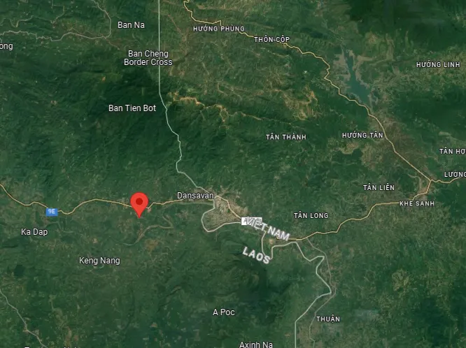 班會珊基地的位置，座標是16°36'39.6"N 106°32'16.8"E，上方就是橫穿寮國與南越的9號國家公路，北越行軍並不需要依靠公路，但後勤運輸仍需要公路提升運量。