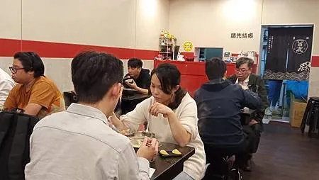 [台北美食]網友最愛小火鍋來自頂紅、服務人員也相當親切與快速