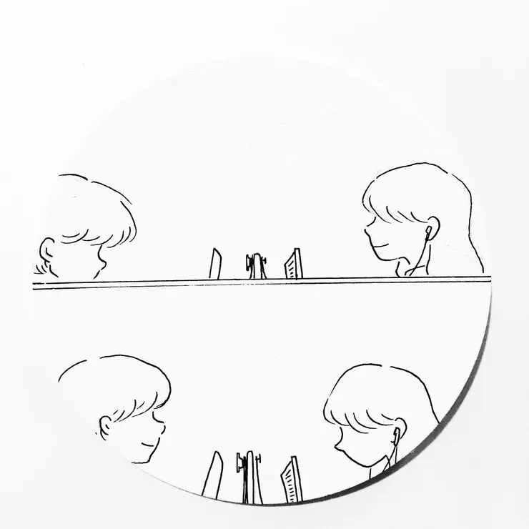 目前工作一年，是個嚴重的音樂成癮者 上班的時候都戴著耳機，我對面坐著 一個很可愛的人，他是個 心地善良，認真負責的好鄰居 在過去的幾個星期間，我發現 自己似乎愈來愈喜歡這樣的他，有時候 我們一起工作，會相視而笑 我知道我們愈來愈好，但不是往在一起的方向而是好朋友的方向 我很珍惜有這麼好的朋友 也努力把自己多餘的喜歡收起來 因為我想讓他舒服自在地 當我的朋友 --- 燈泡芯