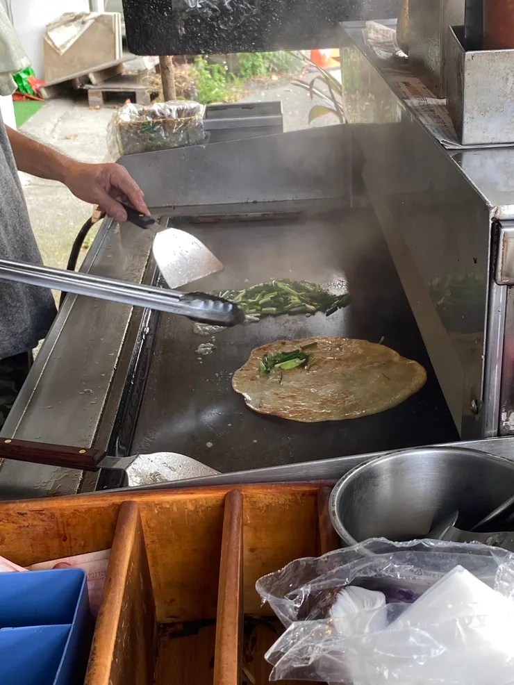 這個蔥捲餅真的厲害，回憶看著照片都還能回味起那股美味