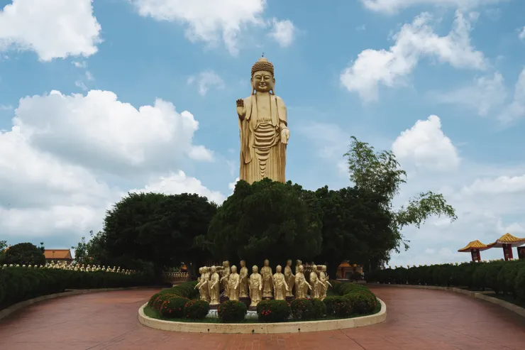 佛光塔的大佛|Photo by Houses Cheung ω Z6 II + Tamron 28–75mm f/2.8 Di III VSD G2