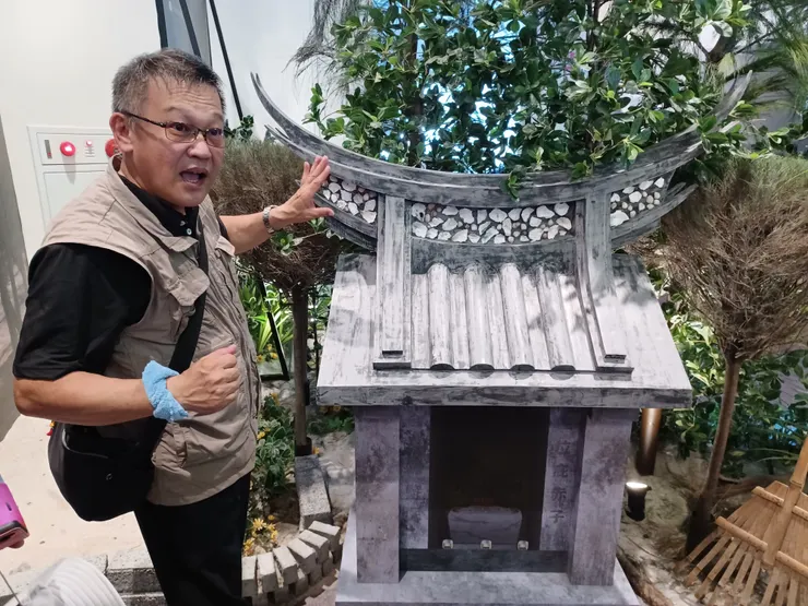 姜義溎老師解說伯公祠