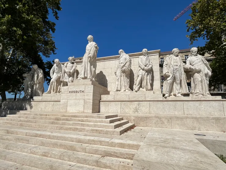 國會大廈附近的科蘇特廣場