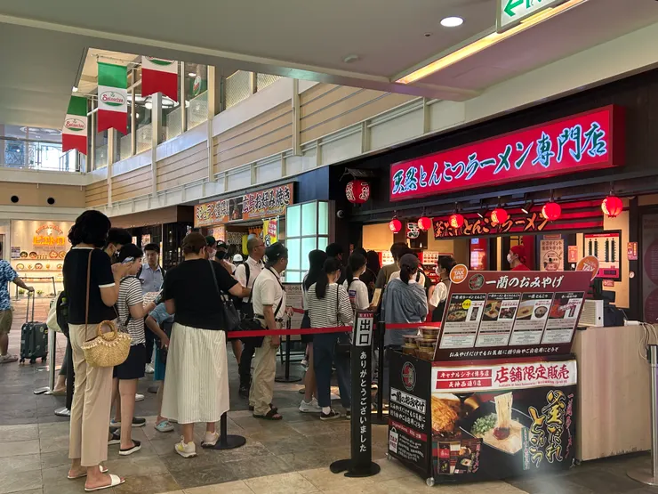 很多人排隊的一蘭