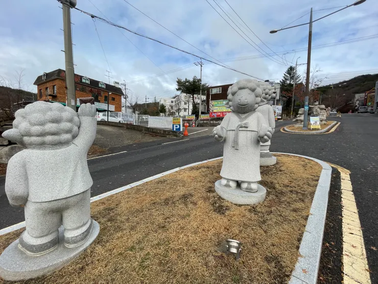 不知道為什麼 這些羊看起來很韓式