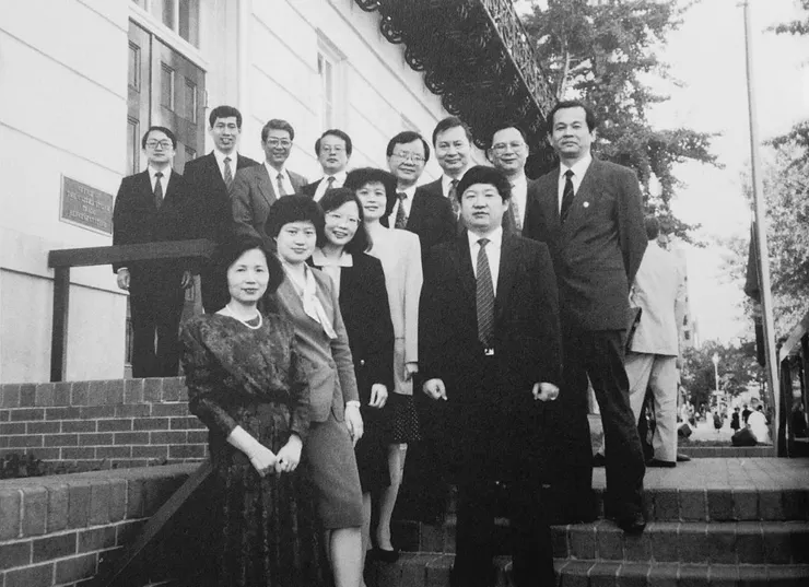 1986年,蔡英文(前排中)代表中華民國到美國,與美貿易談判代表署進行重要經貿談判。