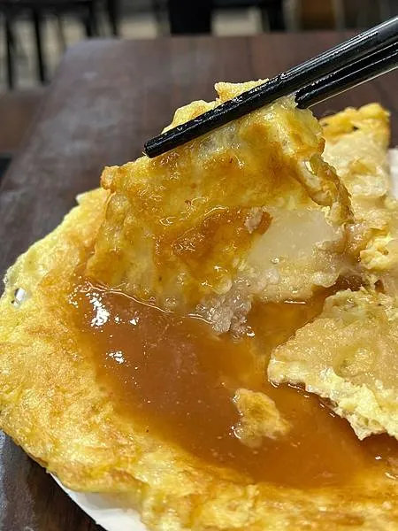 (西門蚵仔煎)萬年蚵仔煎~古早味台灣小吃!炒米粉麵+半熟蛋超