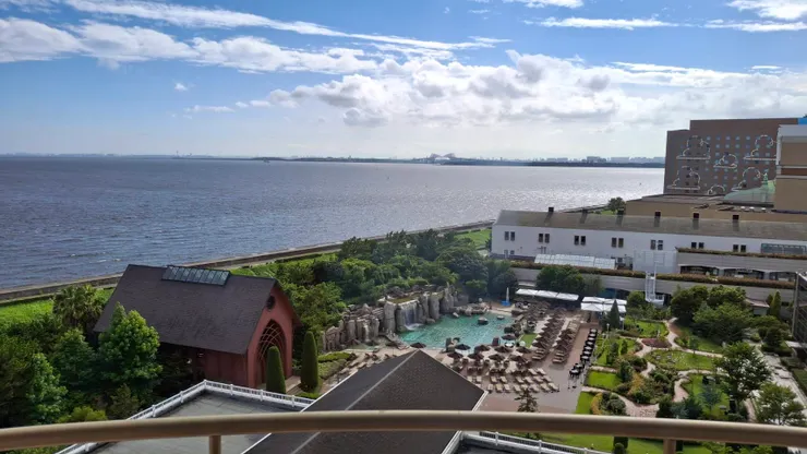 房間窗戶的景色