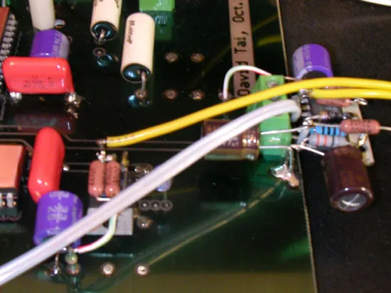 板子所需的數位與類必電源皆使用 LM317,就近接在電源入口,所有數位電源皆加併 OS-CON 電容