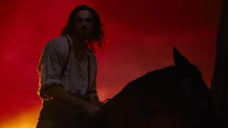 《"咆哮山莊"》電影劇照，華納兄弟影業。