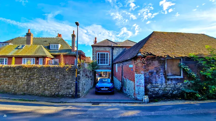 【聖倫納德教堂前橡樹路的民宅】